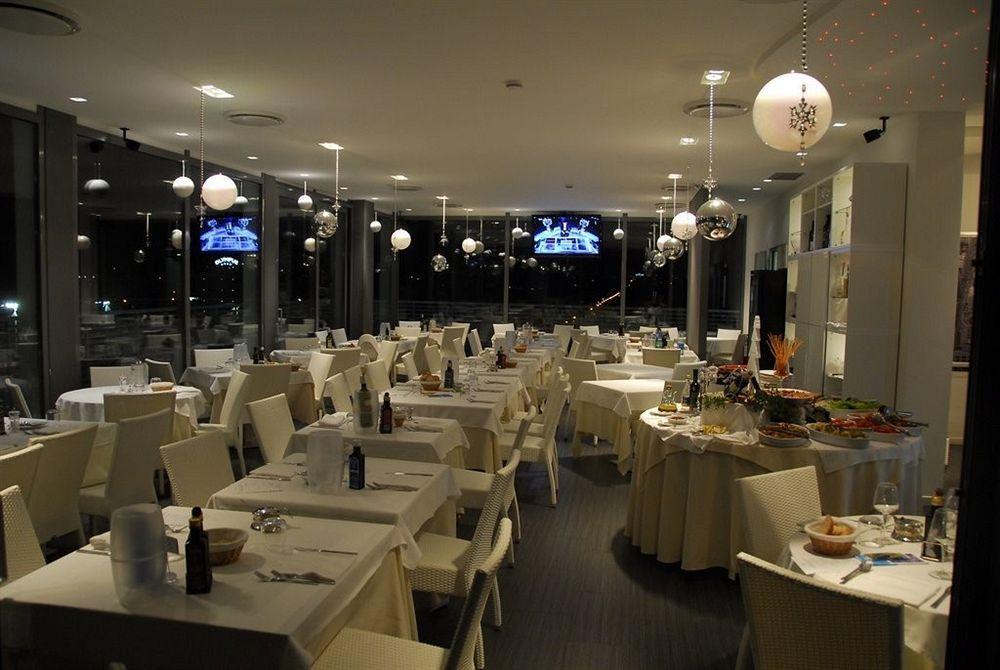 Medi Garden Hotel&Residence 阿尔巴·阿德里亚蒂卡 外观 照片