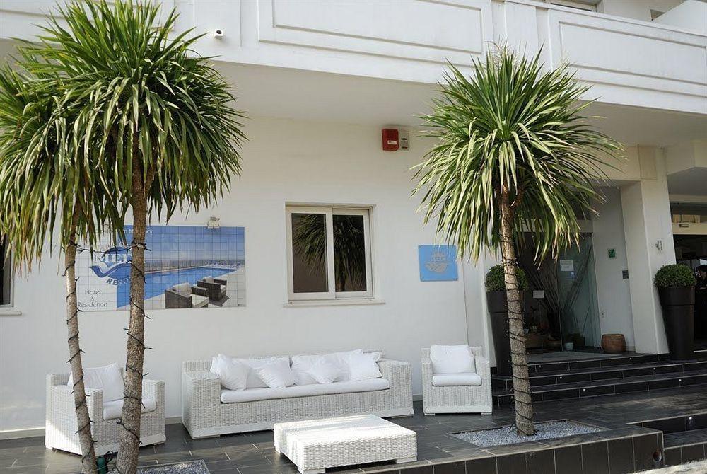 Medi Garden Hotel&Residence 阿尔巴·阿德里亚蒂卡 外观 照片