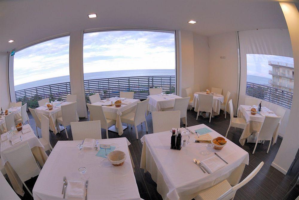 Medi Garden Hotel&Residence 阿尔巴·阿德里亚蒂卡 外观 照片