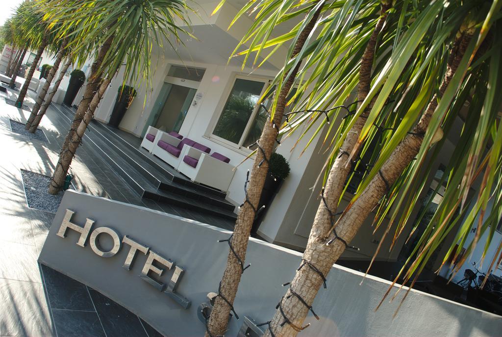 Medi Garden Hotel&Residence 阿尔巴·阿德里亚蒂卡 外观 照片