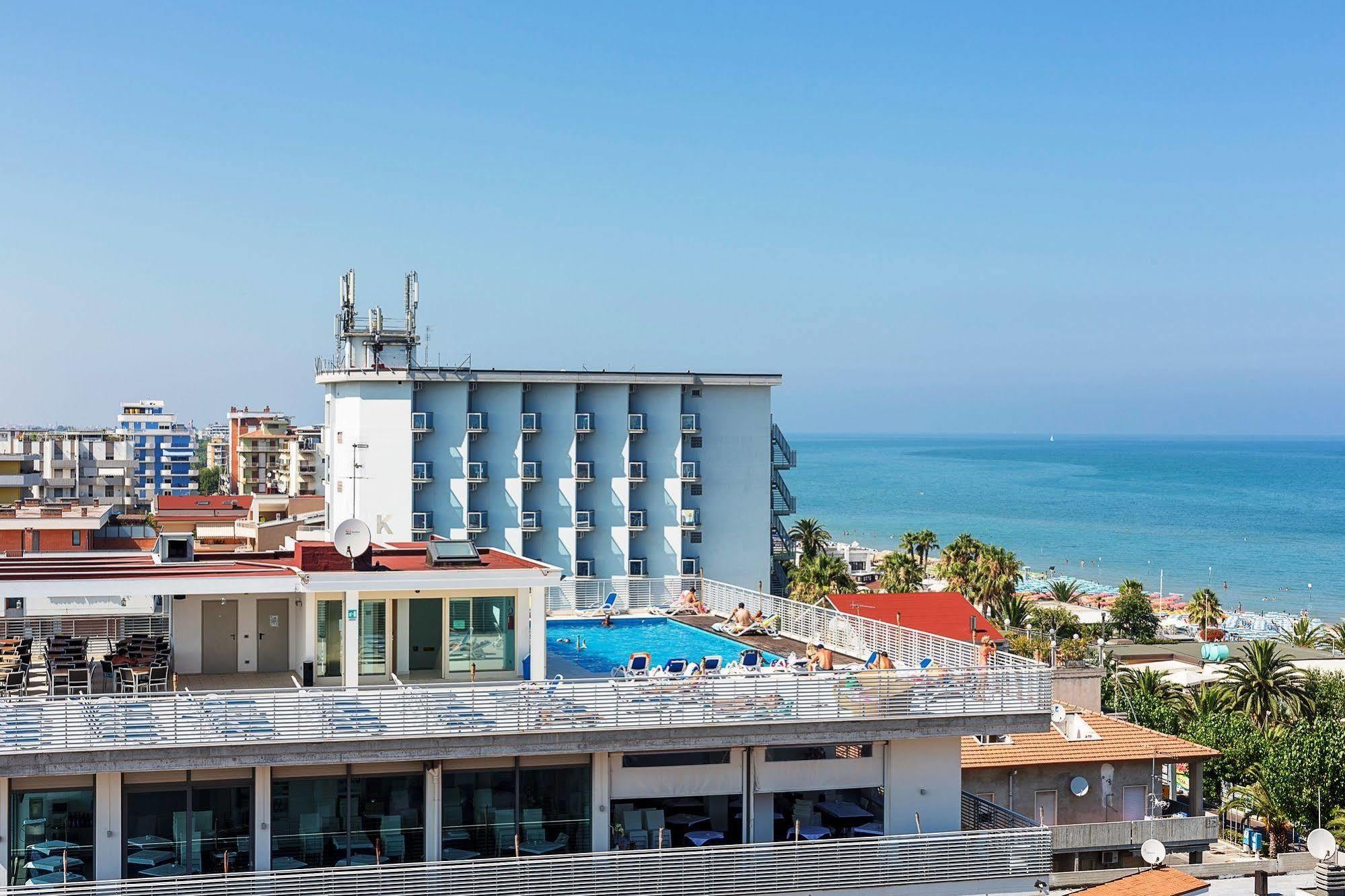 Medi Garden Hotel&Residence 阿尔巴·阿德里亚蒂卡 外观 照片