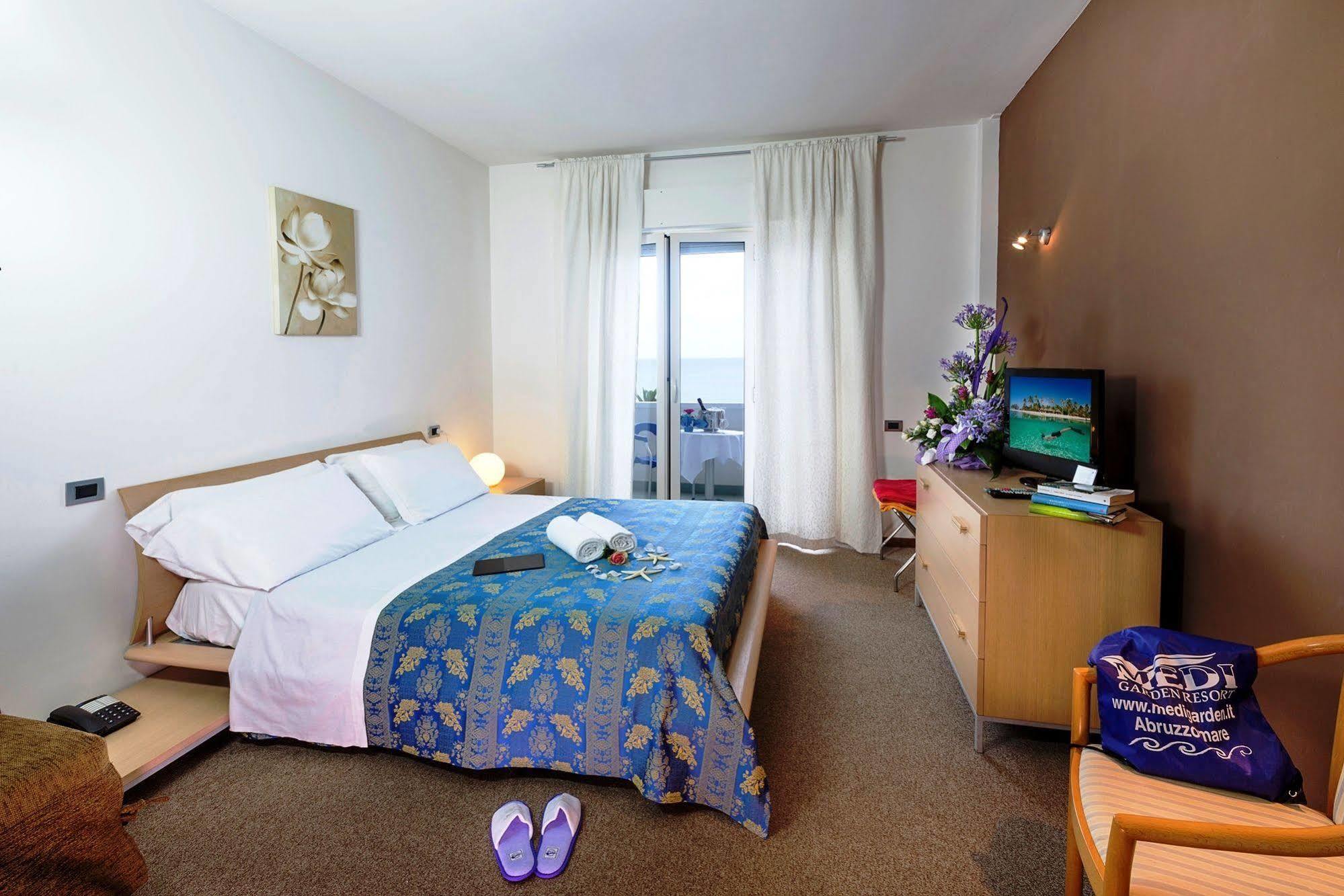 Medi Garden Hotel&Residence 阿尔巴·阿德里亚蒂卡 外观 照片