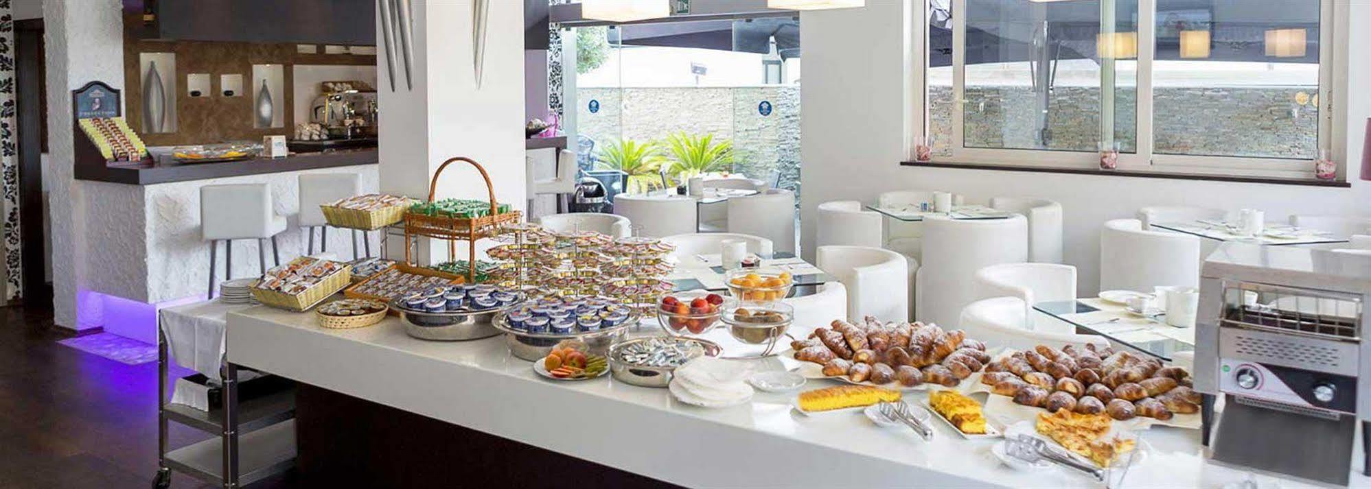 Medi Garden Hotel&Residence 阿尔巴·阿德里亚蒂卡 外观 照片